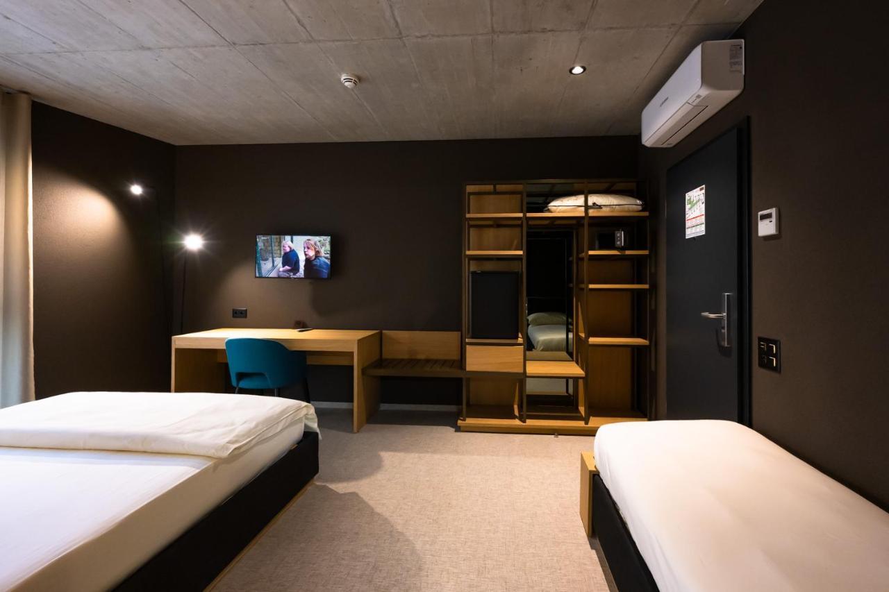 6532 Smart - Self Check-in Hotel *